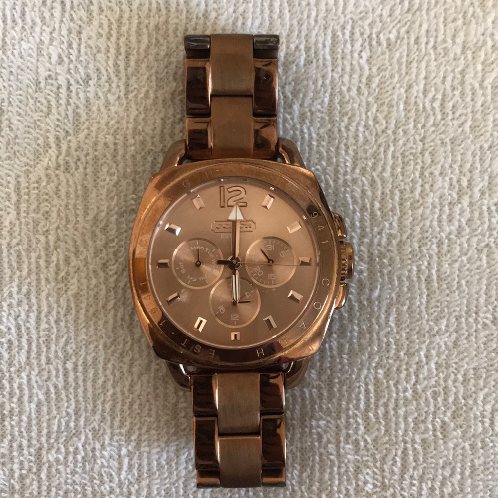 ⭕️SOLD⭕️ Gold Rose Coach Watch